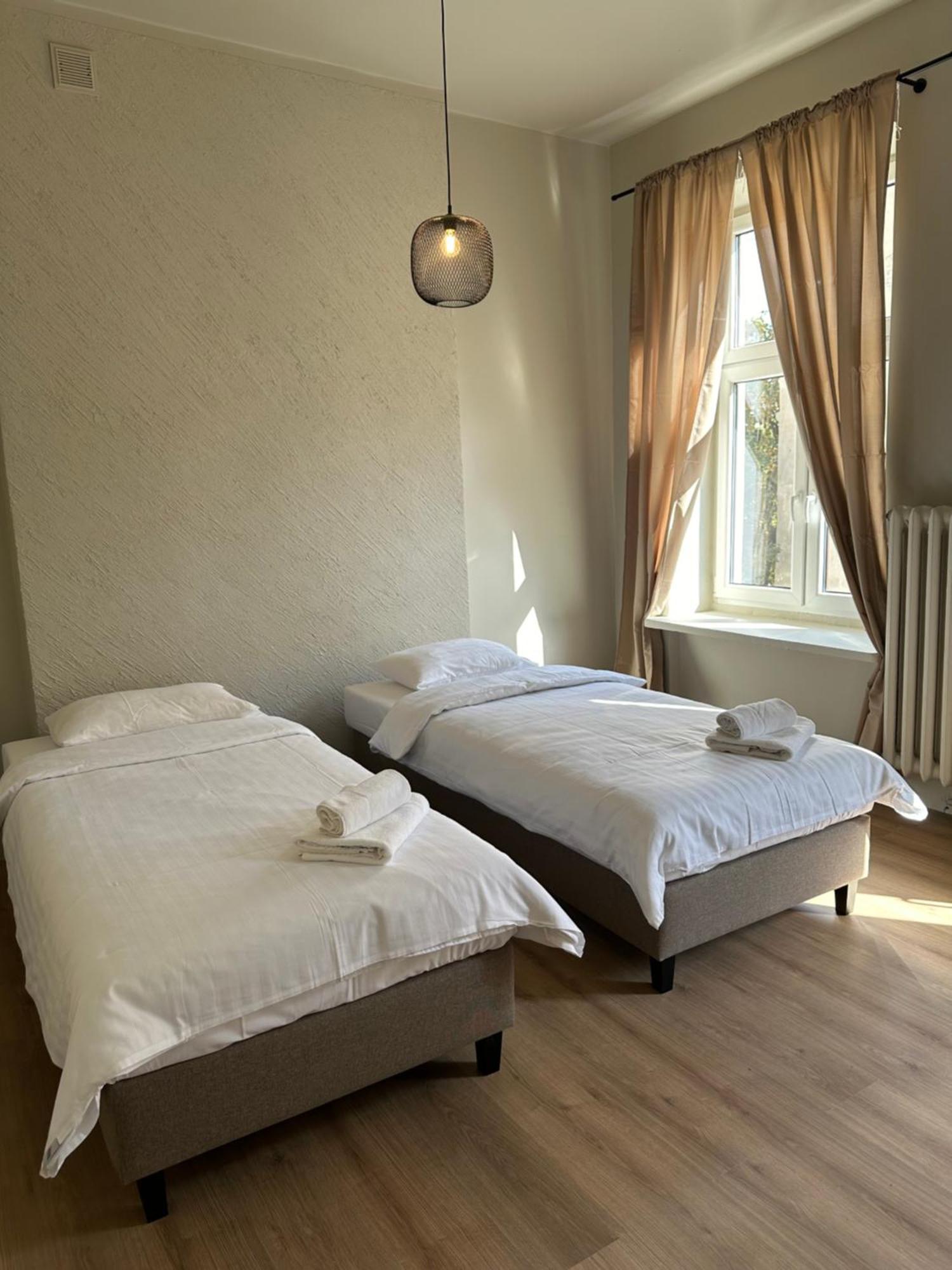 Hotelik Relax H360 Лодзь Экстерьер фото