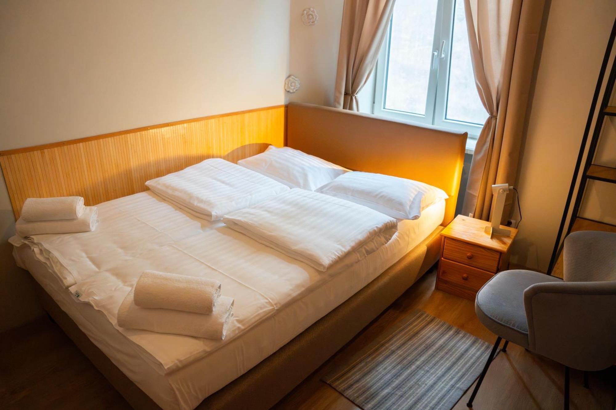 Hotelik Relax H360 Лодзь Экстерьер фото