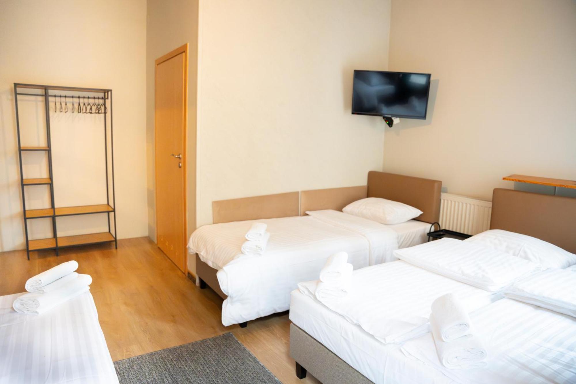 Hotelik Relax H360 Лодзь Экстерьер фото